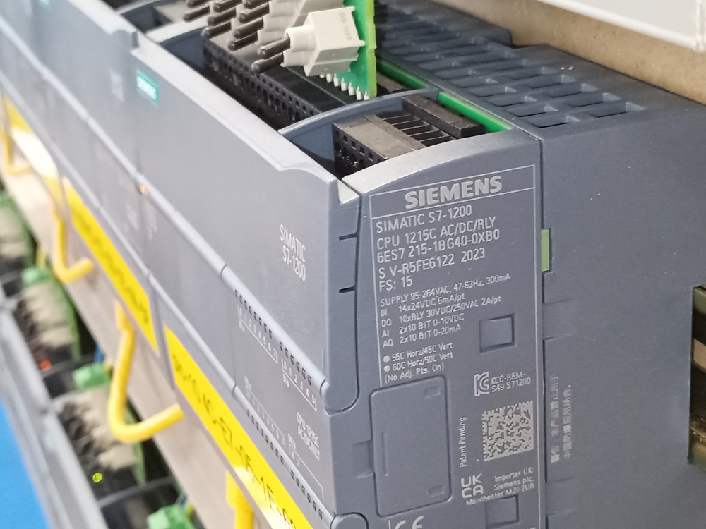 12 x S7-1200 CPU 1215C AC/DC/RLY